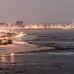Brasil Avenue By Rent4all شقة *